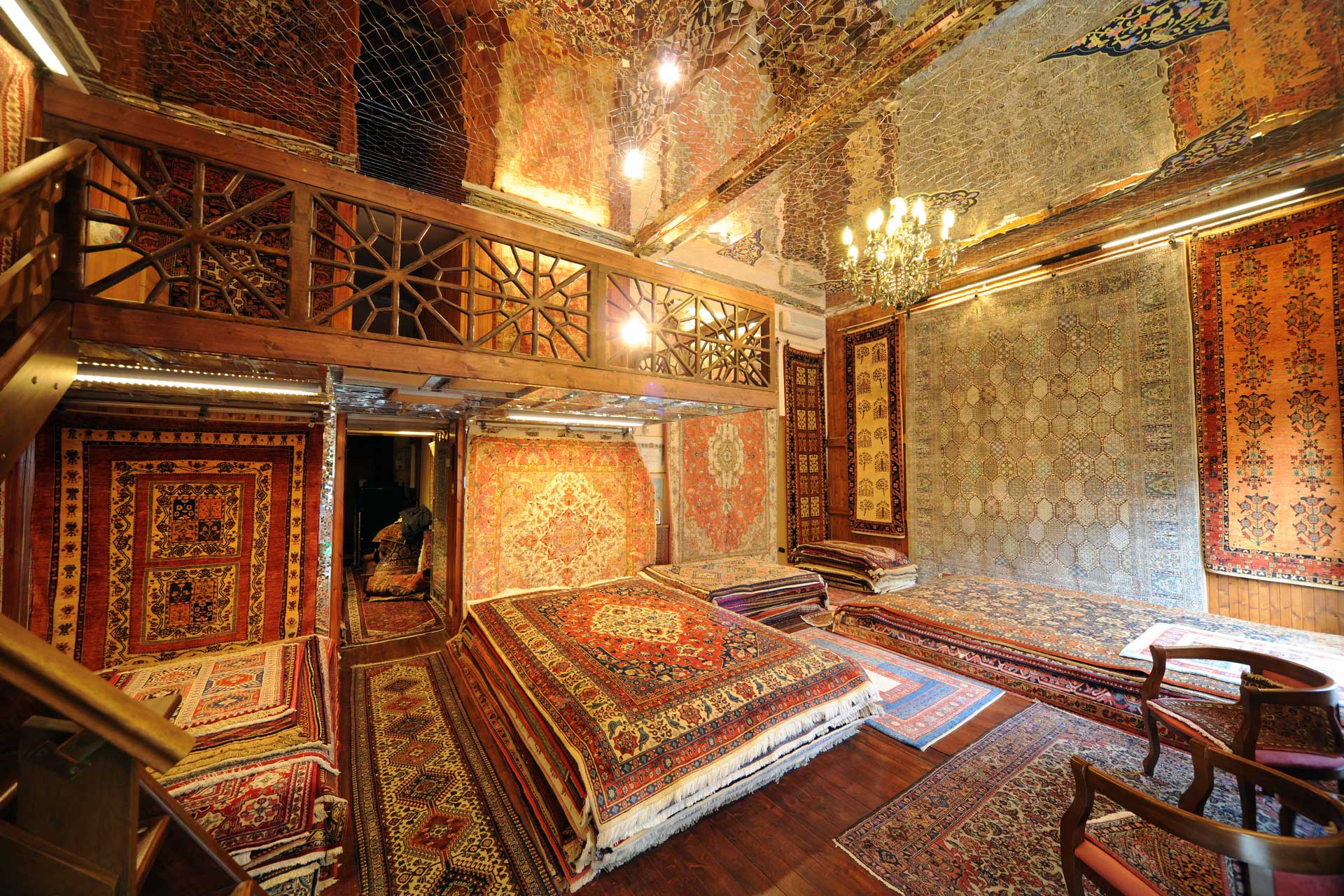 Negozio di tappeti persiani classici e moderni a Torino